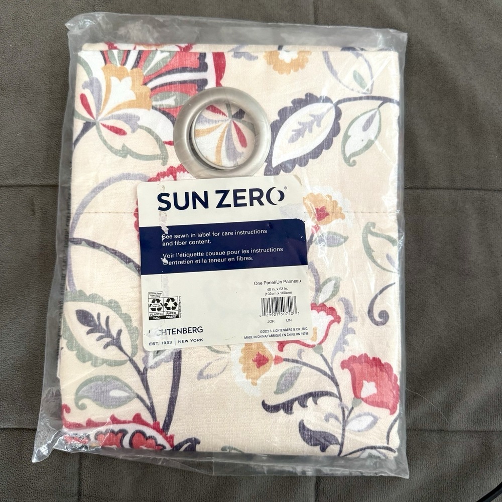 Sun Zero‎ Lichtenberg Floral Grommet Curtain 40x63in. Light Filtering 1 Panel